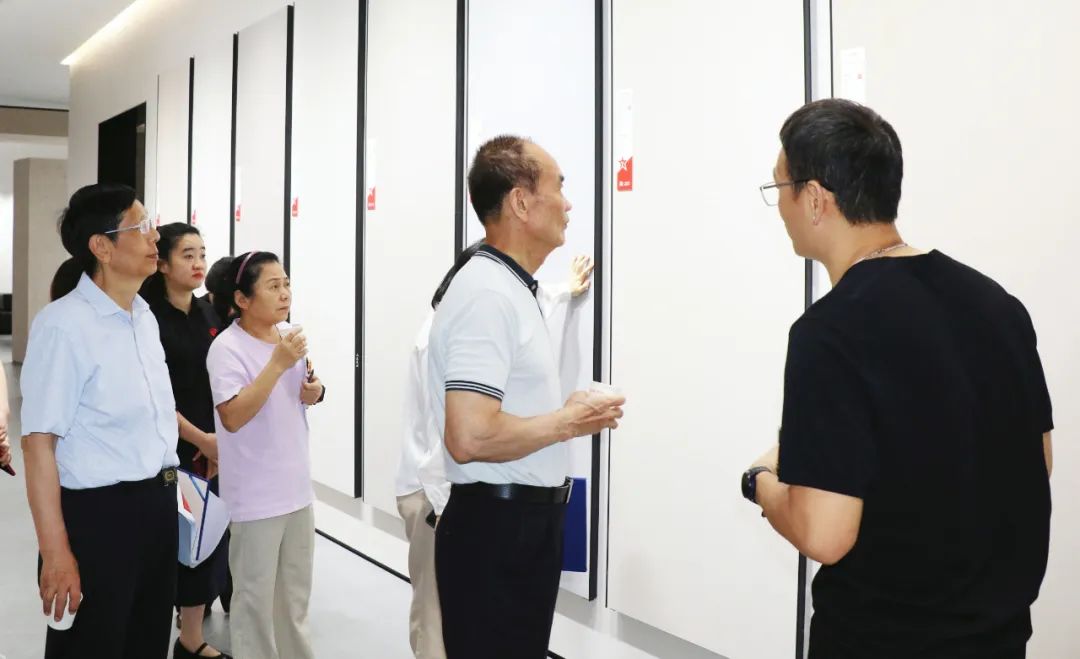 2024新銳榜專家評審團蒞臨大將軍瓷磚總部考察，點贊品牌實力！(圖3)